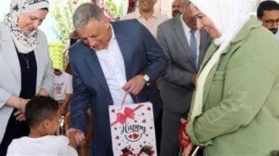 محافظ الإسماعيلية يحتفل بعيد الأضحى المبارك مع أبناء دار الرحمة لرعاية الفتيات والحضانة الإيوائية