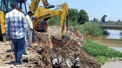 إصلاح كسر مفاجئ في خط مياه رئيسي بقرية دقلت