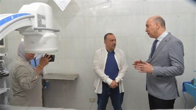 محافظ أسيوط يشهد انطلاق تقنية طبية جديدة 