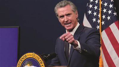 عاجل.. حاكم كاليفورنيا متحديًا 