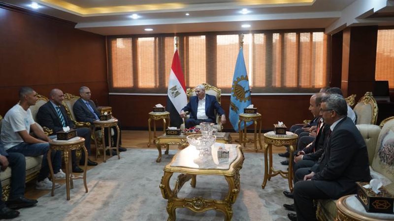 محافظ الغربية خلال