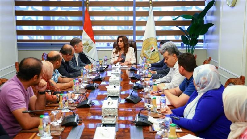 د.منال عوض تتابع