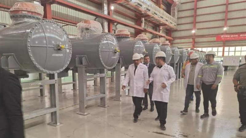 وزير الكهرباء يتفقد