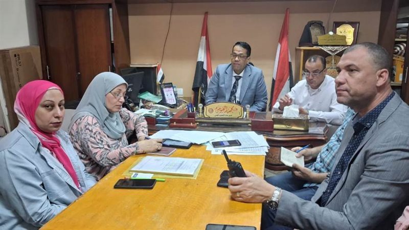 وكيل الوزارة داخل