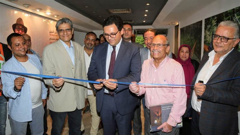 معرض الاستعادي للفنان