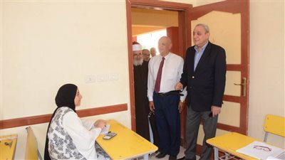 بالصور.. محافظ الغربية يتفقد لجان امتحانات الثانوية الأزهرية 