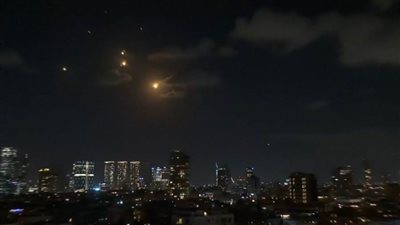 رد طهران.. صواريخ إيرانية تصيب قلب تل أبيب