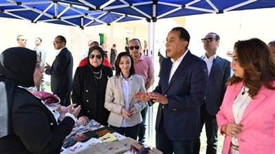 رئيس الوزراء يتفقد مركز تنمية الأسرة والطفل بزاوية صقر ويشيد بالجهود المبذولة 