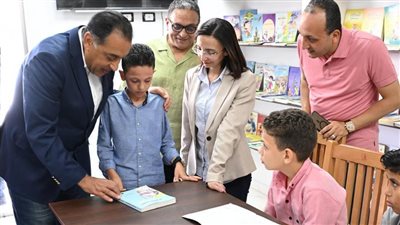 أثناء زيارته عدد من مشروعات 