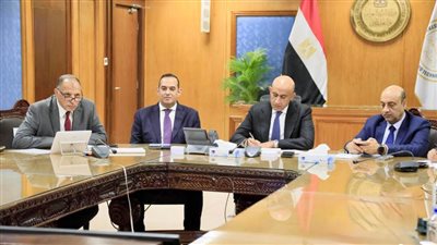 إجراءات تفتيشية صارمة على أبواب اللجان والوزير يتابع من غرفة العمليات