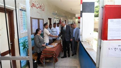 محافظ أسوان يتفقد عددا من لجان الثانوية العامة بمدينة ومركز إدفو 