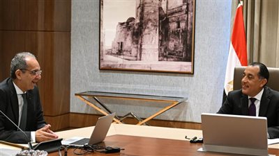 مدبولي يتابع مع وزير الاتصالات مستجدات إطلاق مبادرة 