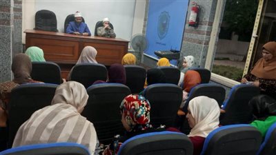 مدن سوهاج الجامعية تنظم ندوة توعوية للطالبات بعنوان “أسرة مستقرة = مجتمع آمن”