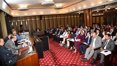 وزير المجالس النيابية: الحكومة ملتزمة بتوفير سكن للمستأجرين تمليك أو إيجار