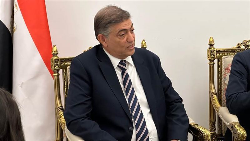 هشام عبدالعزيز