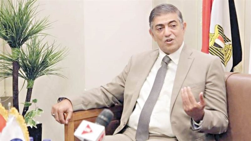 هشام عبدالعزيز رئيس