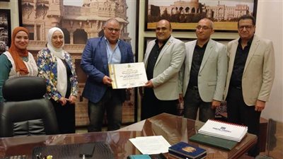 تسليم شهادة مأمونية نظام الصرف الصحي لمحطة معالجة هليوبوليس الجديدة 