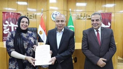 محافظ المنيا يكرم فريق عمل مشروعك لتصدرهم المركز الأول على مستوى الجمهورية 
