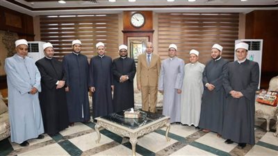 محافظ المنيا يلتقي أمين مجمع البحوث الإسلامية لتفعيل مبادرة 