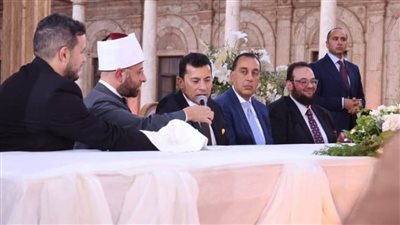 وزير الشباب والرياضة يحتفل بعقد قران ابنته بحضور رئيس الوزراء 