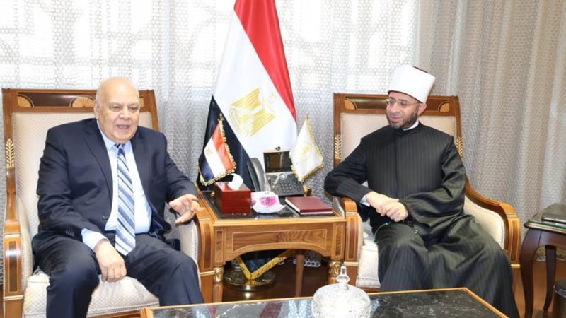 وزير الأوقاف خلال