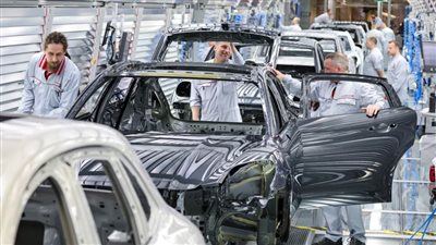 صناعة السيارات الألمانية تتكبد خسائر بنصف مليار يورو بسبب الرسوم الأمريكية