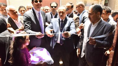 محافظ أسيوط يفتتح مخبز الثورة بالأربعين بطاقة إنتاجية 14.5 ألف رغيف يوميًا لتلبية احتياجات المواطنين