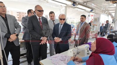 وزير العمل يشيد بالتجهيزات الفنية بالوحدة المتنقلة للتدريب المهني بكفر الشيخ