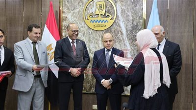 منح ماكينات خياطة لخريجات التدريب وتنظيم برامج مجانية لتعليم اللغة الألمانية