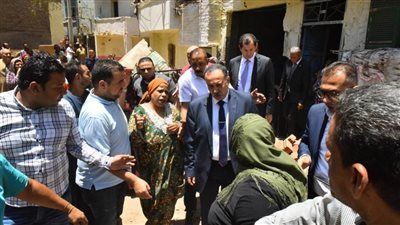 محافظ أسيوط يتابع أعمال إعادة تأهيل 130 منزلاً بمنطقة المصلة ويوجه بتسريع وتيرة التنفيذ