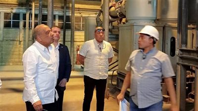 وزير الكهرباء يتفقد محطة محولات الهضبة ومجمع المخزون الاستراتيجي للكابلات