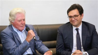 وزير الثقافة يدعو لإقامة معرض تشكيلي تزامنًا مع انطلاق مهرجان القاهرة السينمائي