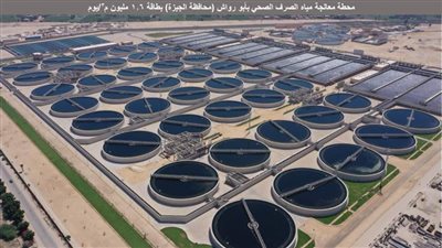 وزير الإسكان يستعرض إنجازات قطاع مرافق مياه الشرب والصرف الصحي