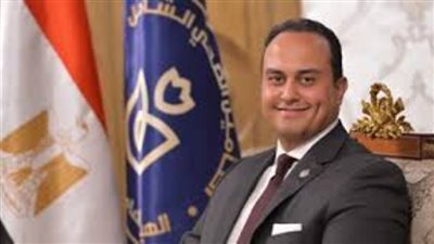  تكريم رئيس الرعاية الصحية في قمة 