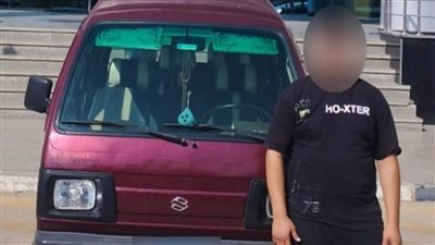 ضبط شخص لقيامه بآداء حركات استعراضية بالسيارة قيادته والسير برعونة بأحد الطرق بالجيزة