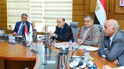 استعراض عدد من المشروعات التنموية والخدمية بمجلس جامعة كفر الشيخ