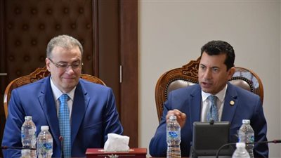 وزير الشباب والرياضة يلتقي رئيس التنظيم والإدارة لبحث تعزيز التعاون المشترك