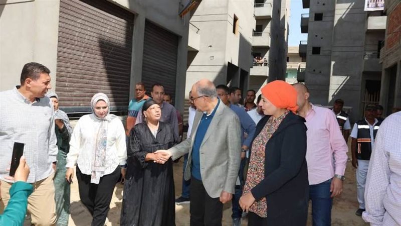 محافظ المنيا خلال