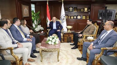 محافظ بني سويف يلتقي نائب وزيرالاتصالات لمتابعة العمل ببرنامج التطويرالمؤسسي الرقمي 