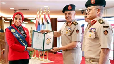 رئيس الأركان يشهد تخرج دورات جديدة من دارسي الأكاديمية العسكرية للدراسات العليا والاستراتيجية 