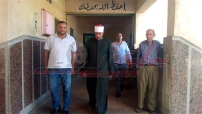رئيس المنطقة الأزهرية بكفر الشيخ يتابع امتحان الأدب والنصوص