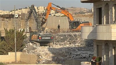الاحتلال يواصل هدم المباني في مخيم نور شمس