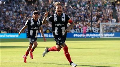 مونتيري يضرب بطل اليابان بثلاثية في شوط!