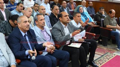 مناقشة موقف تنفيذ مشروعات الخطة الاستثمارية بكفر الشيخ