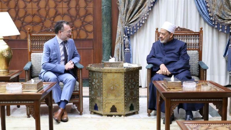 شيخ الأزهر يستقبل