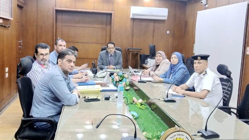 وكيل الوزارة داخل