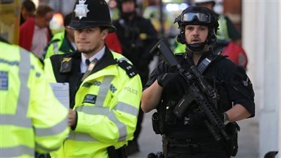 اعتقال 4 أشخاص على خلفية اقتحام قاعدة عسكرية في بريطانيا وتخريب طائرتين