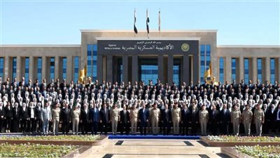 الأكاديمية العسكرية المصرية تنظم مراسم الاحتفال بتخرج دورات تدريبية جديدة من العاملين بوزارتي النقل والمالية 