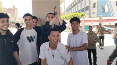 طلاب الثانوية العامة بالفيوم: امتحان اللغة الإنجليزية فى مستوى طلاب مدارس اللغات 