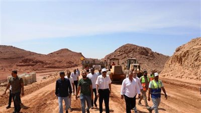 محافظ أسوان يشدد على سرعة إنشاء الطريق الإقليمي الدائري الشرقي العلاقى/ كوبري أسوان الملجم